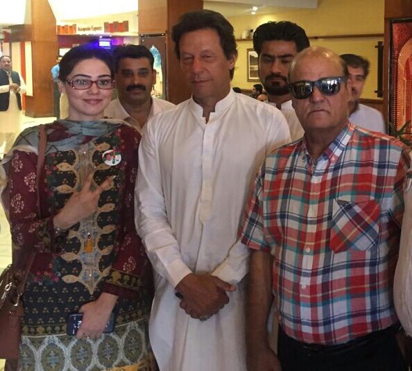 Tahir Anjum with Imran Khan going Sindh on Apr. 05